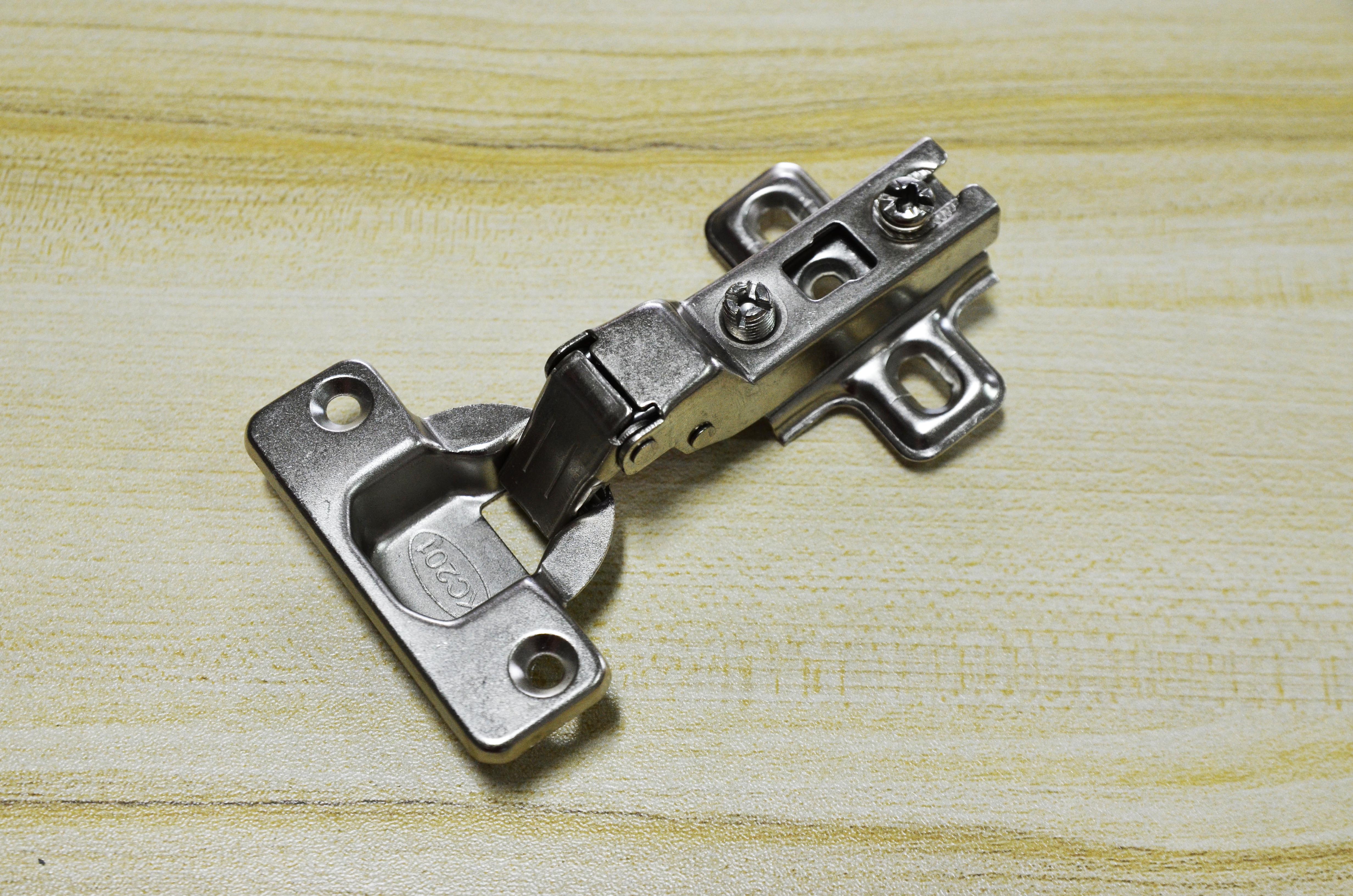 บานพับตู้ 35 มม. 2 จังหวะกลางขอบ KC201  C1 